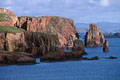 Il doit être 22 heures quand le couchant embrase les falaises de Brae Wick et que la lumiére devient la maitresse des lieux. photo paysage shetland 